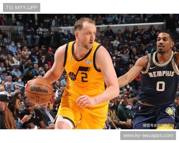 加纳乔跑位撕裂防守