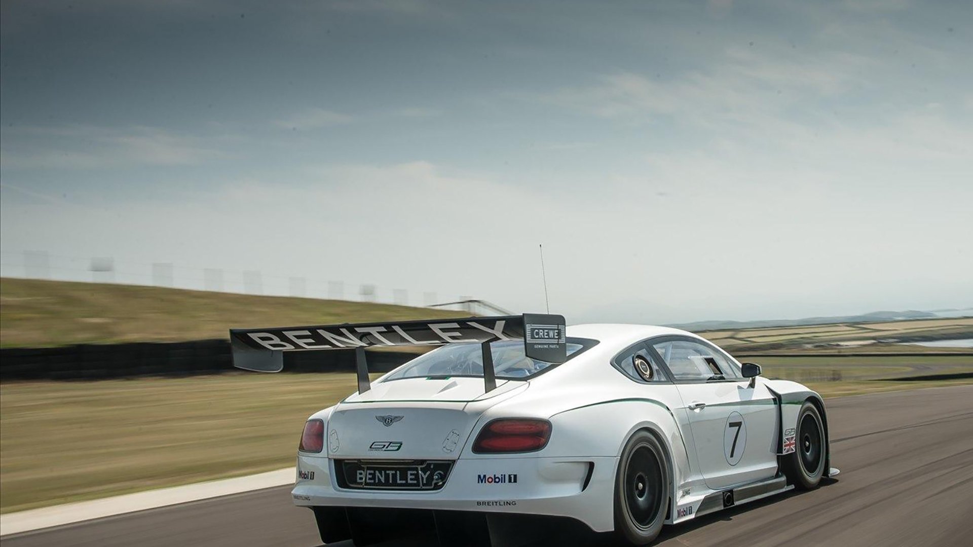 乐鱼体育app入口-职业网球训练营海外移训提升适应能力，职业网球运动